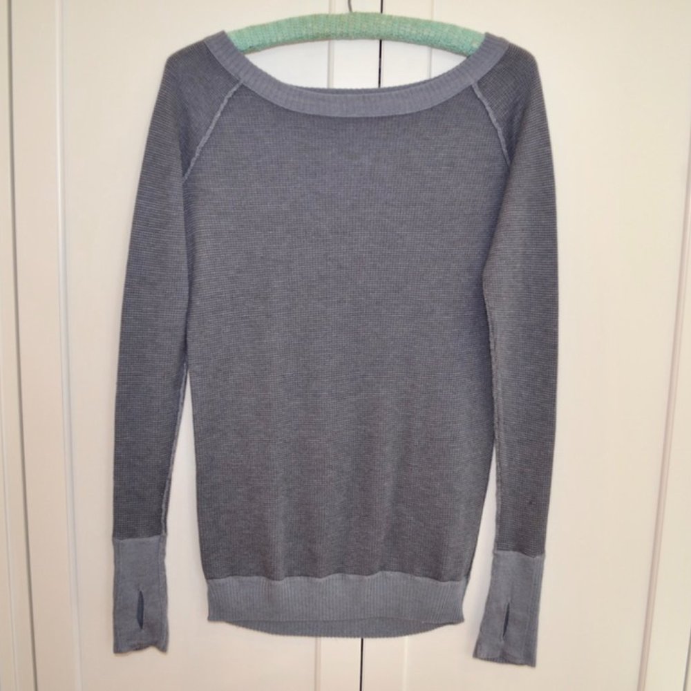 HP✨ Lululemon Reversible Grey Sweater
